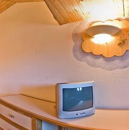 Du Hameau Hotel 3*